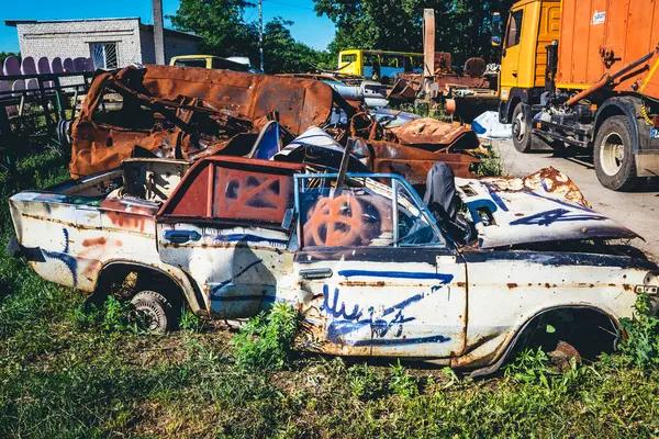 Junk Car Removal Services with Cash in Dearborn Heights