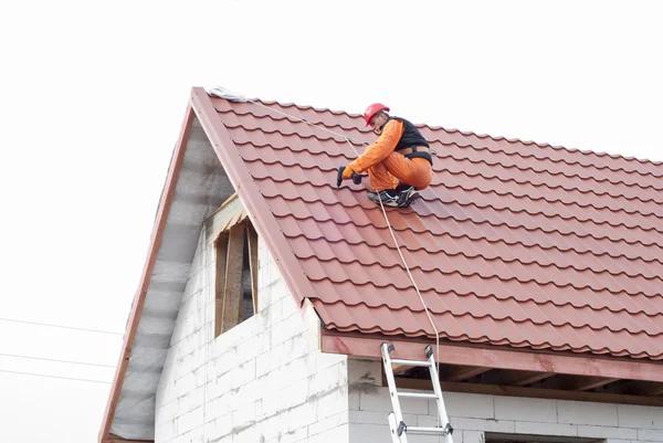 Common Signs That You Need Roof Replacement in Mechanicsville